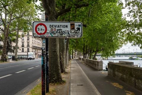 Deviation Obligatoire (Mandatory deviation) sign 21.5.2021 Paris France 写真素材