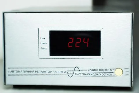Device for automatic voltage measurement and stabilisation with display, digital Stock Photos