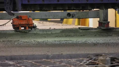 Device leveling concrete surface. Vibrolath. Video stock 101697550