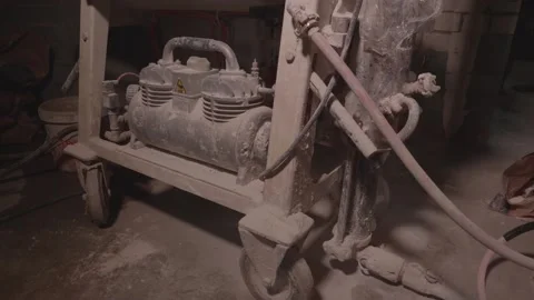 The device for the supply of putty Stock Footage 132492192