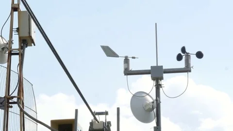 Devices is turned on the antenna 库存影片 80302686