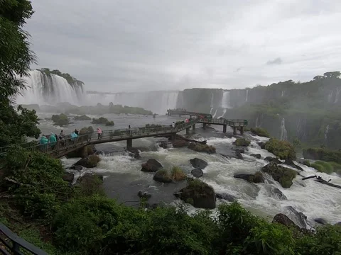 Devil throat platform. Iguazu national park. Foz do Iguacu. Brazil Stockbeeldmateriaal 139862591