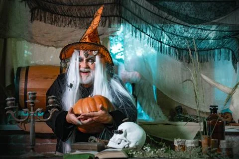 Devil in wicked witch hat. Happy Halloween. Horror with scary Halloween demon Foto stock