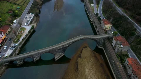Devil's Bridge Borgo a Mozzano Aerial drone approach view approach Tuscany  스톡 동영상 184647306
