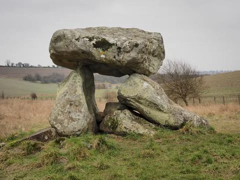 The Devils Den, a dolmen burial chamber, Fyfield, Wiltshire Foto stock