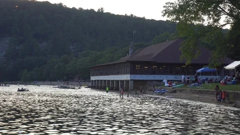 Devils Lake North Shore Concessions Building Vídeos de archivo 89113273