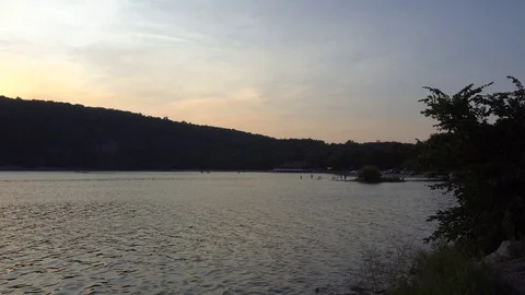 Devils Lake North Shore Concessions Building Vídeos de archivo 89113383
