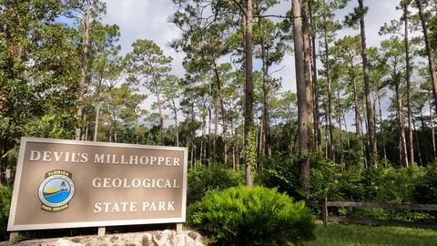 Devil's Millhopper Geological State Park Entrance Sign Stock Photos