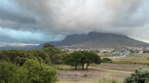 Devil’s Peak on a cloudy day. Stock Footage 333883592
