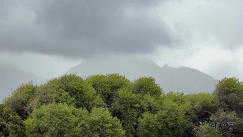 Devils Peak near Cape Town on a cloudy day. Stock Footage 328722187
