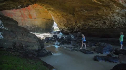 Devils Punch Bowl, Oregon Stock Footage 40521795