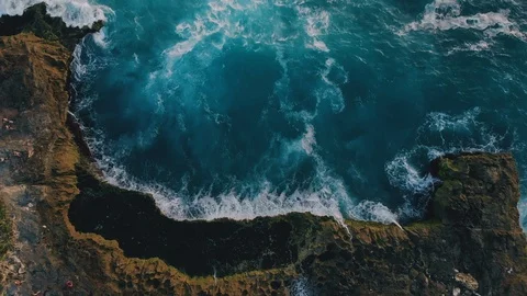 Devil's tears cliffs at Nusa Lembongan island, Indonesia. Filmed on mavic air. Vídeo Stock 123859185