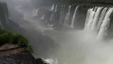Devils Throat waterfalls on Iguazu River at border of Argentina and Brazil 動画素材 335201404
