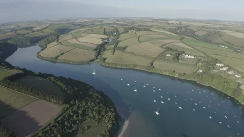 Devonshire Countryside Drone Flight over the River Yealm Estuary Vídeo Stock 120254762