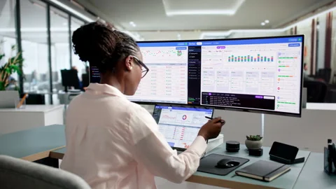 DevOps Engineer Monitors Deployment Pipeline Status On Laptop Vídeos de archivo 344720293