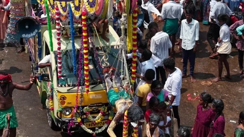 Devotee Performing Alagu Kuthu Ritual During Festival in Sivaganga India Stockbeeldmateriaal 336427634