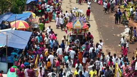 Devotee Performing Alagu Kuthu Ritual During Festival in Sivaganga India Stockbeeldmateriaal 336427767