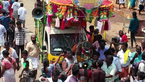 Devotee Performing Alagu Kuthu Ritual During Festival in Sivaganga India Stockbeeldmateriaal 336427811
