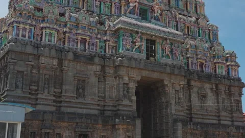 Devotees Entering Ancient Hindu Temple Revealing Colorful Gopuram, Tamil Nadu Видео 338027130