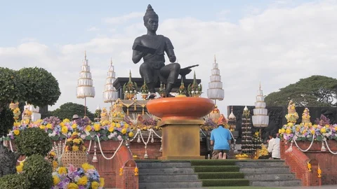 Devotees at King Ram khamhaeng monument,Sukhothai,Thailand Stock Footage 100746536