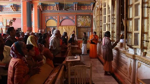 Devotees visited Dashrath Mahal temple in Ayodhya. Stock Footage 124656725
