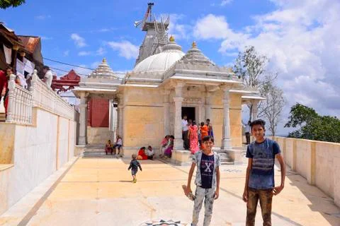 Devotees visiting the temple, situated on the hill of Maa Chamunda in dewas c Stock Photos
