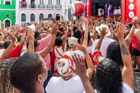 Devout Catholics of Santa Barbara raise their arms to the sky in honor of S.. Stock Photos