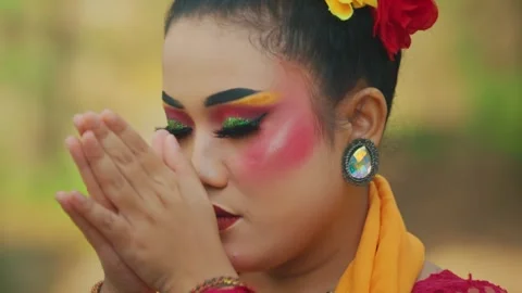 Devout Female Dancer Meditating with Clenched Hands Video stock 278579341