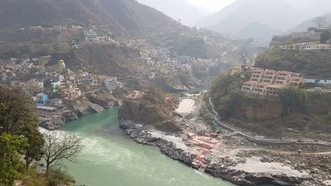 Devprayag the confluence of Alaknanda and Bhagirathi rivers 스톡 동영상 88161501