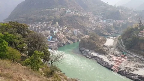 Devprayag the confluence of Alaknanda and Bhagirathi rivers 스톡 동영상 88161531