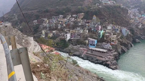 Devprayag the confluences of Alaknanda and Bhagirathi rivers 스톡 동영상 88232002