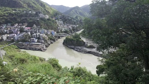 Devprayag Sangam where two holy rivers Alakhnanda and Bhagirathi meets. Stock Footage 320002438