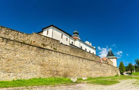 Dfencsive wall surrounding the old town of Levoca in Slovakia Foto stock
