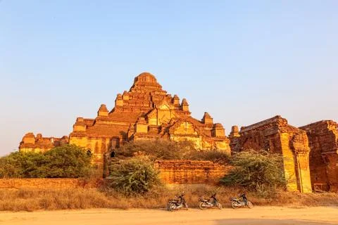 Dhammayangyi temple Stock Photos