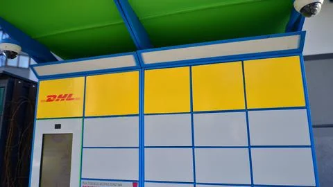 DHL parcel locker. Stockfoto's