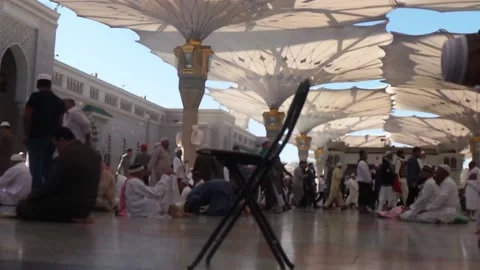 Dhuhr at Nabawi mosque Stock Footage