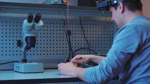 Diagnostics of electronic components. The engineer uses special equipment 스톡 동영상 105971865