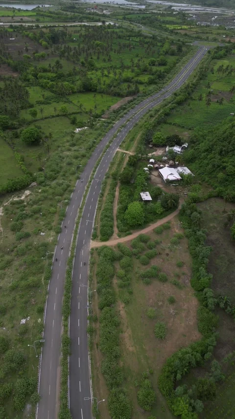 Diagonal Highway Across Green Fields Logistics Route 스톡 동영상 330501394
