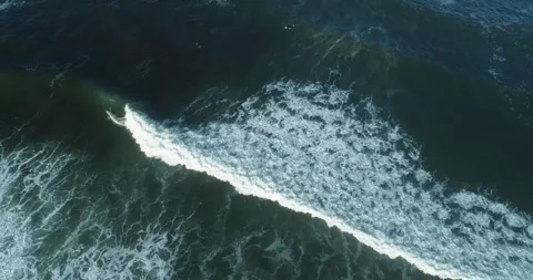 Diagonal perspective of ocean surf and foam. The Concept of Rhythm. 스톡 동영상 326062006