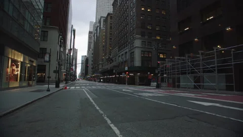 Diagonal shot of madison ave in midtown on a cloudy afternoon Vídeos de archivo 251199366