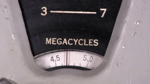 Dial in frequency band adjustment Video stock 84003646