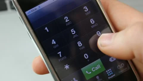 Dialing number on smart phone Vídeo Stock 11173153