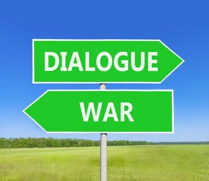 Dialogue instead war symbol. Concept words Dialogue and War on beautiful gr.. Foto stock