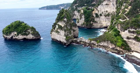 Diamond Beach with Limestone Cliffs and Turquoise Water, Nusa Penida Stock Footage 331211560