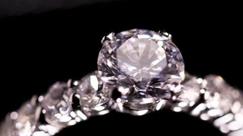 Diamond ring on black background 스톡 동영상 95411413