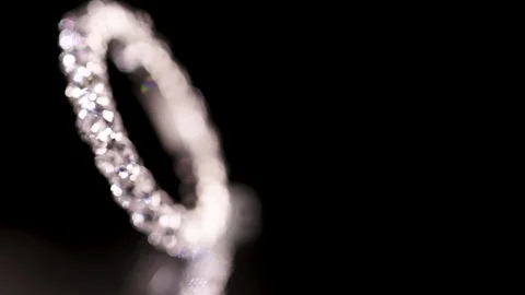 Diamond ring on black background 스톡 동영상 95569306