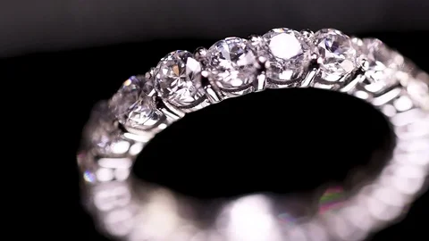 Diamond ring on black background 스톡 동영상 95569321