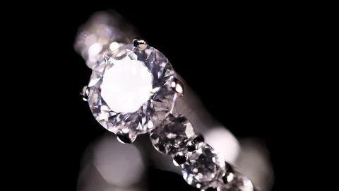 Diamond ring on black background 스톡 동영상 96043467