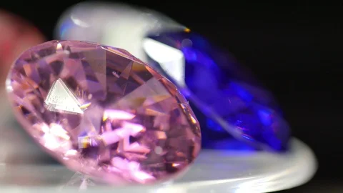 Diamond set on a rotating display stand Stock Footage 127952205