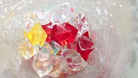 Diamond-shaped acrylic gemstone crystals Vidéo 343324421